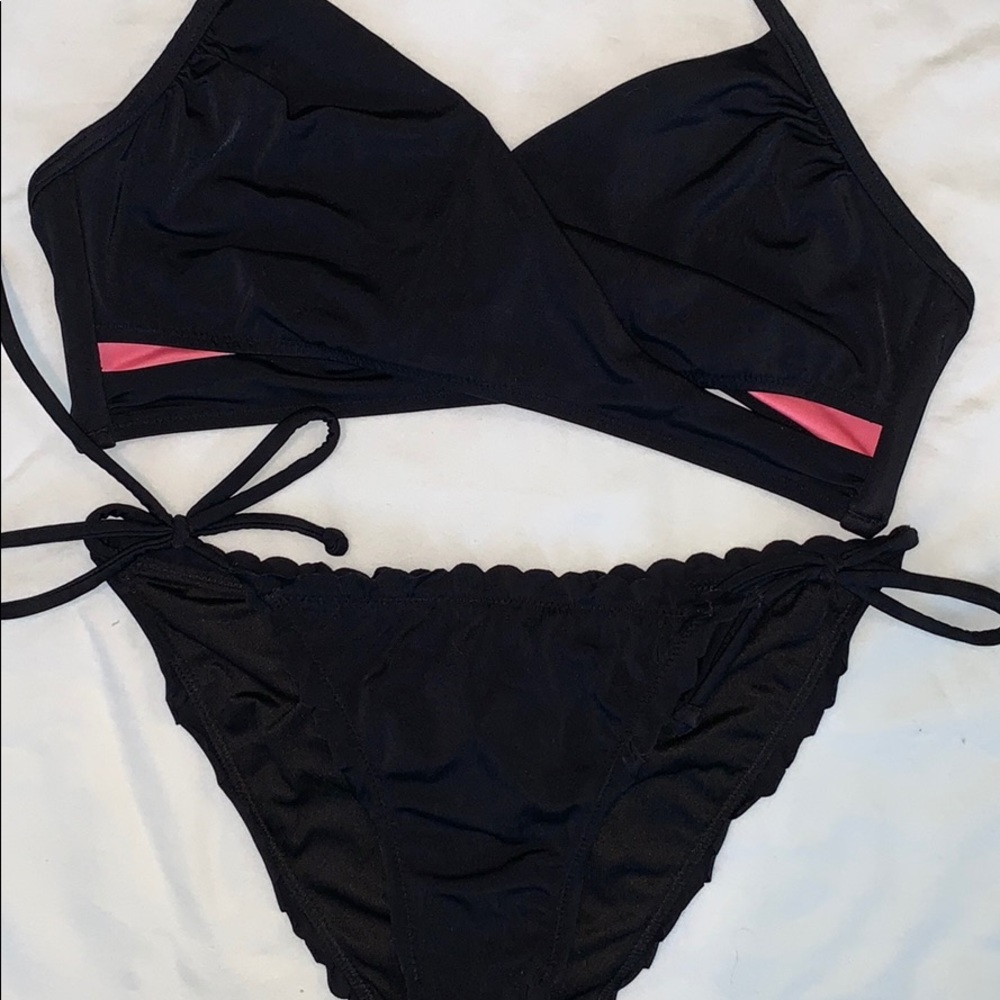 Cut out black bikini set